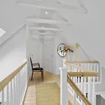3 Bedroom Awesome In * Биндслев