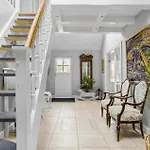 3 Bedroom Awesome In Биндслев