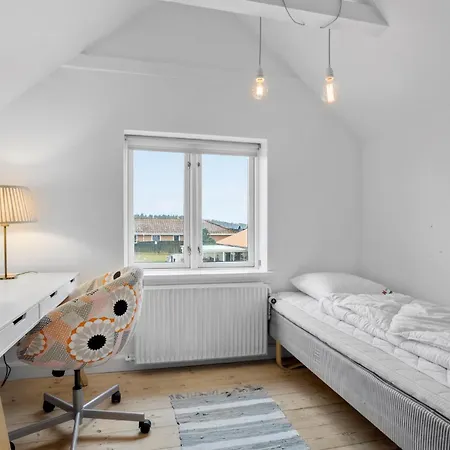 3 Bedroom Awesome In *