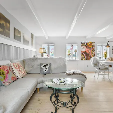 3 Bedroom Awesome In Bindslev