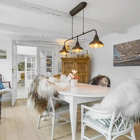 3 Bedroom Awesome In