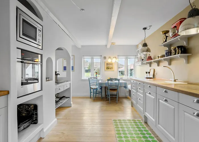 3 Bedroom Awesome In Bindslev